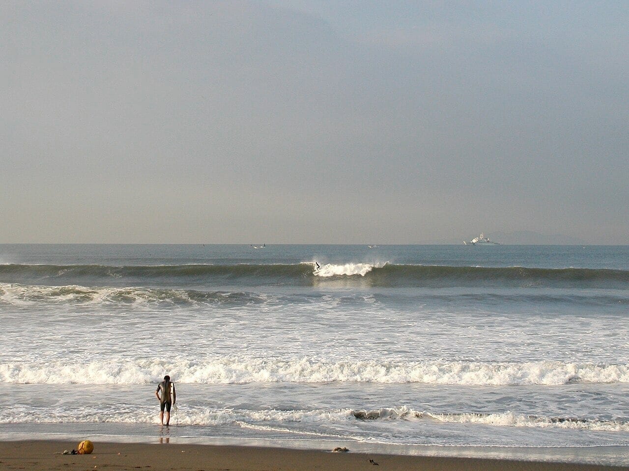 Deportes Acuáticos: Surf, Kayak y SUP en Japón