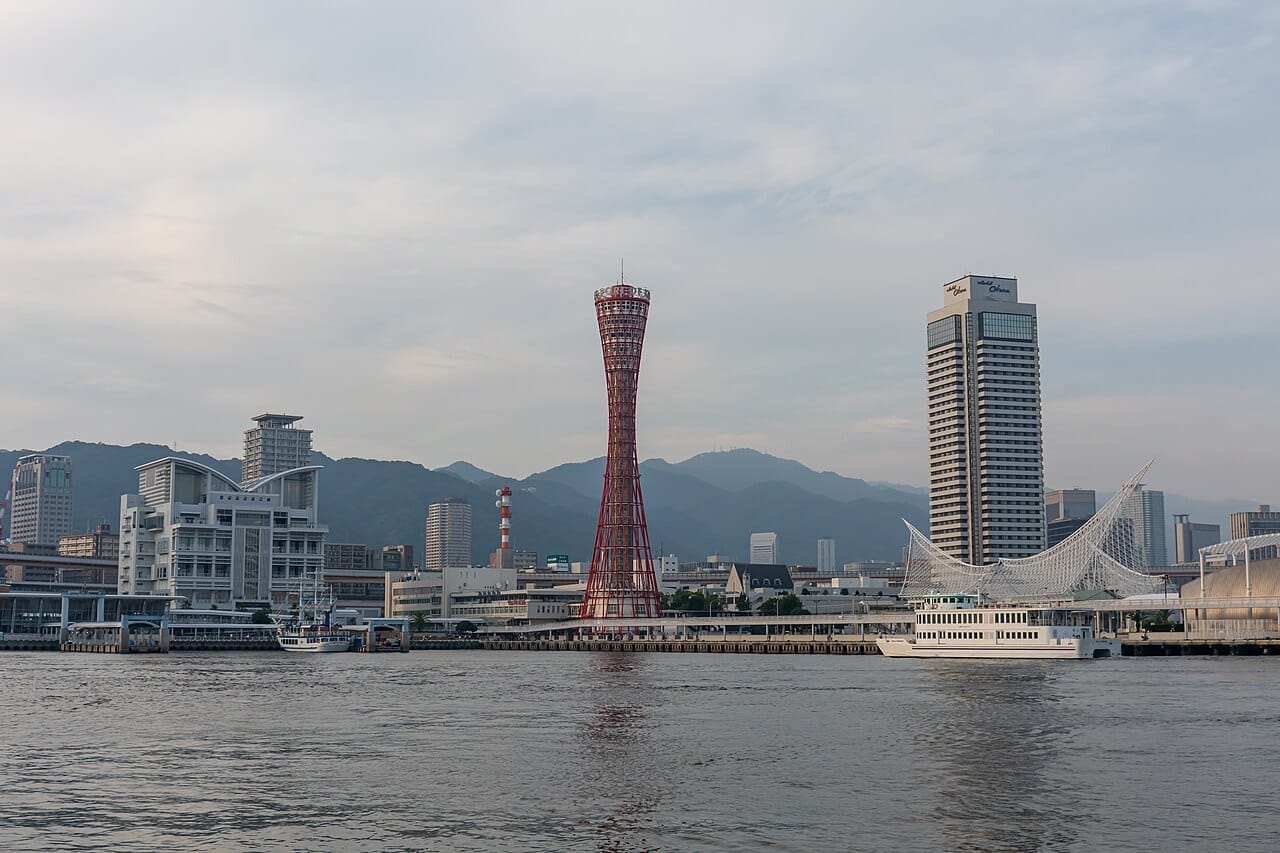 Kobe, ciudad portuaria entre el mar y las montañas, es famosa mundialmente por su carne wagyu de primera calidad